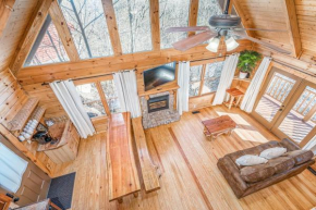 Eden's Way Retreat Pool Table Heart Shaped Jetted Jacuzzi Located close to Pigeon Forge Gatlinburg